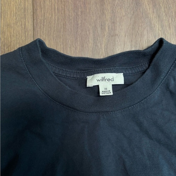 Aritzia Tee Shirt - Picture 2 of 2